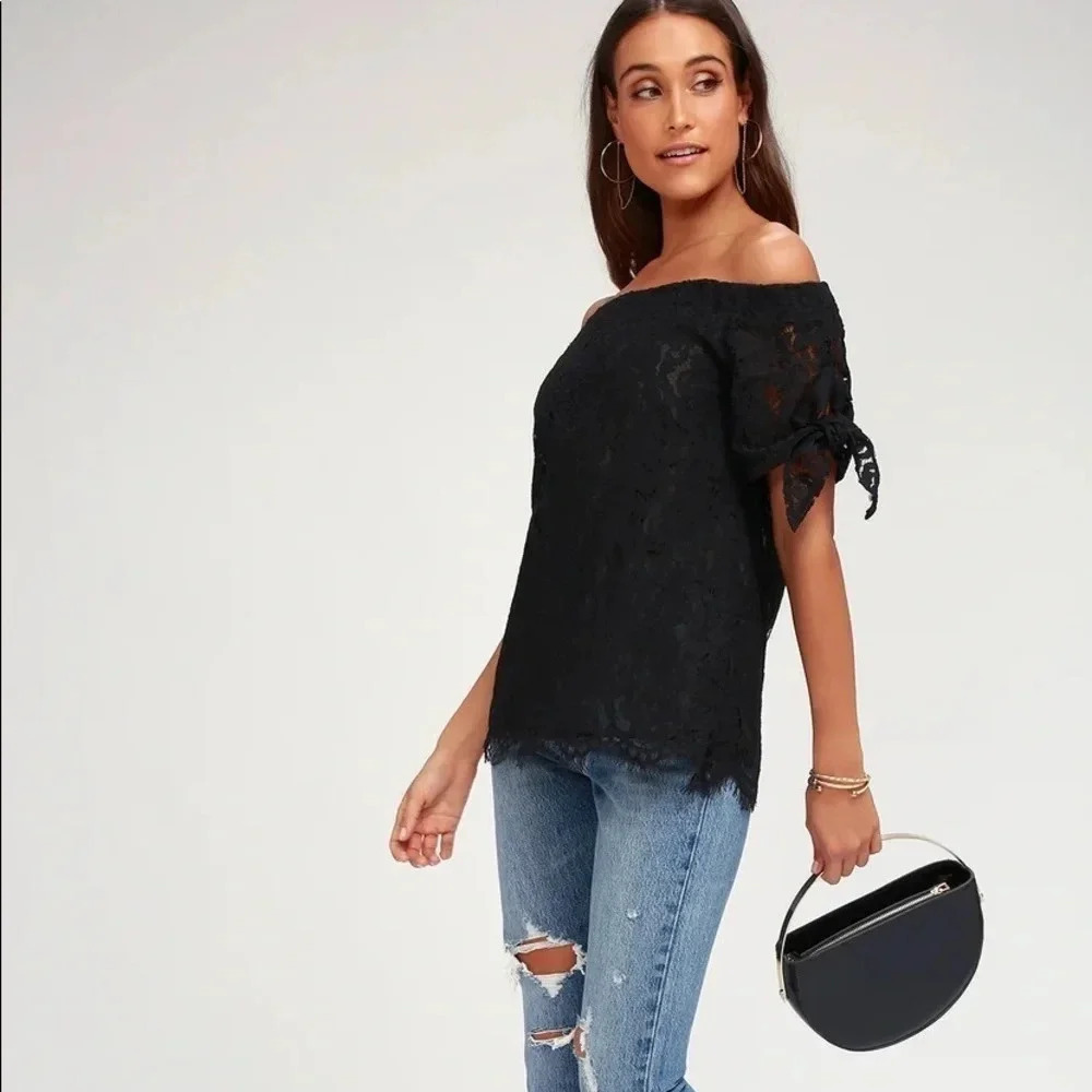 Lulu’s Black Lace tie sleeve Off-the-Shoulder Top size small NWT